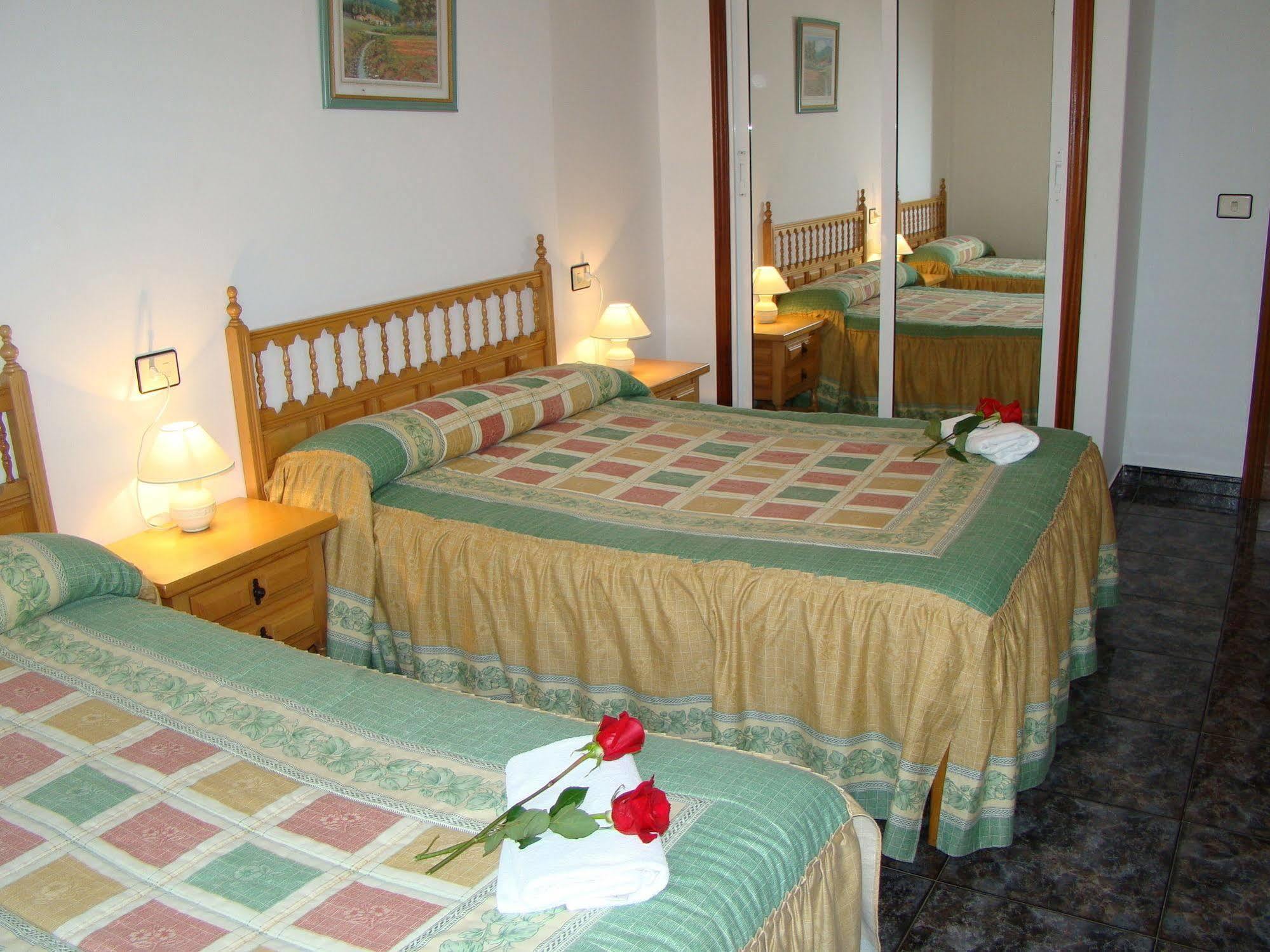 Hostal San Roque Портоново Экстерьер фото