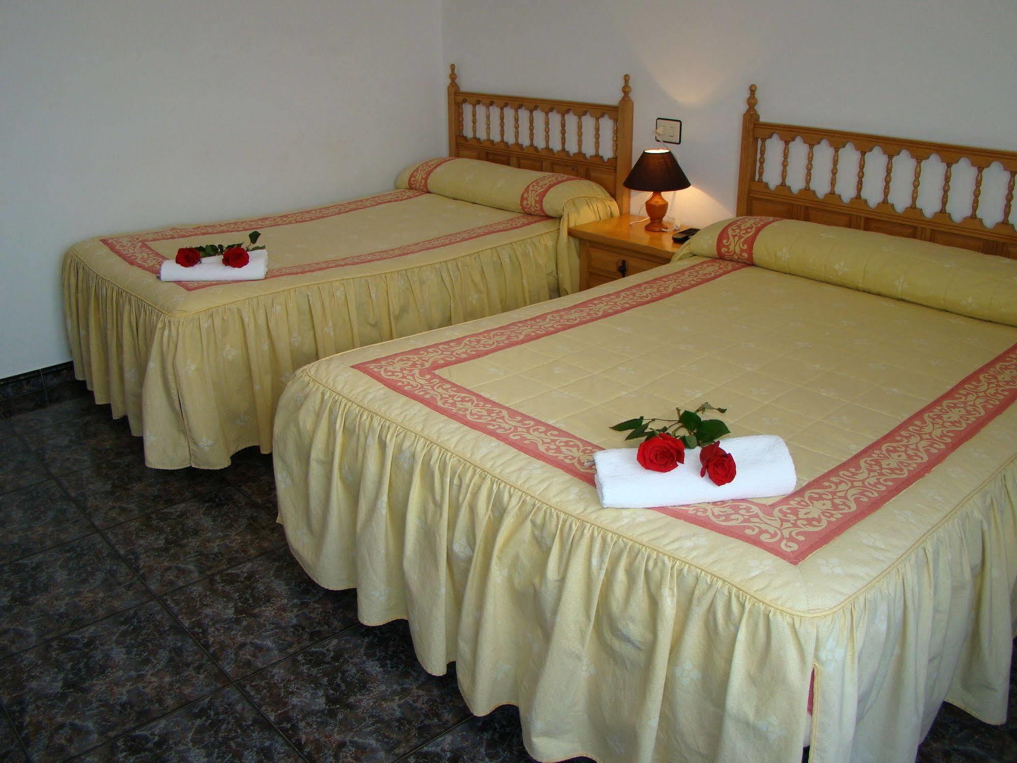 Hostal San Roque Портоново Экстерьер фото